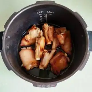 Make Red burning pig hoof step 6