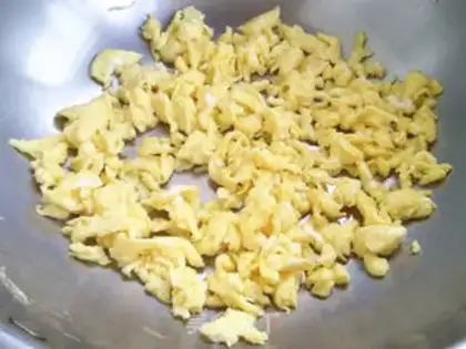 Make ♪ The greasy egg ♪ step 2