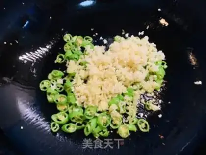 Make Pyramid and garlic cheese step 5