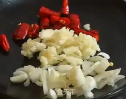 Make Fried carrots step 1