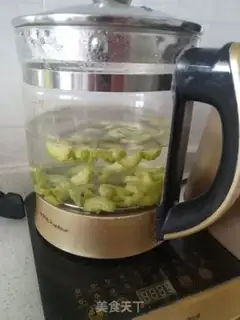 Make Bitter melon honey water step 1
