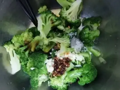 Make Suspended broccoli step 1