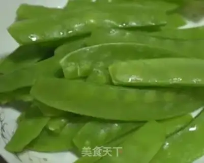 Make Clear the Dutch beans step 0