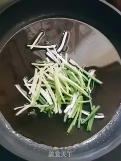 Make Onion noodles step 1