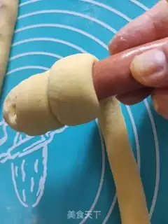 Make The caterpillar pumpkin sausage roll step 14