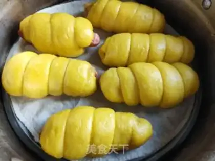 Make The caterpillar pumpkin sausage roll step 20