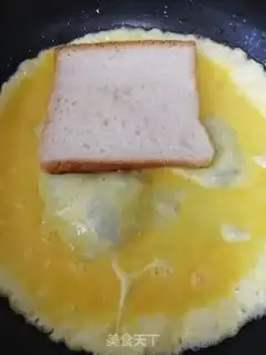 Make cucumber egg sandwich step 1