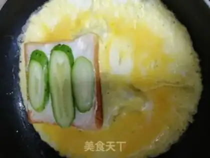 Make cucumber egg sandwich step 2