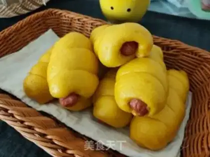 Make The caterpillar pumpkin sausage roll step 26