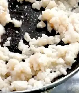 Make Shrimp sauce and tofu step 2