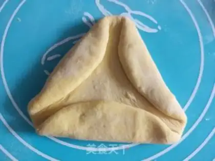 Make Pumpkin Sugar Triangle step 8