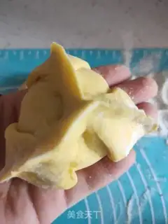 Make Pumpkin Sugar Triangle step 12