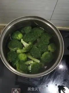 Make Orchid makes hot dogs step 1