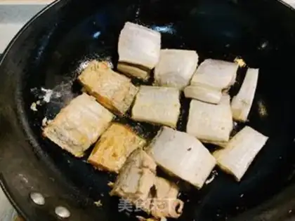 Make Pyramid, white mushrooms step 1