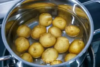 Make Fried potatoes step 0