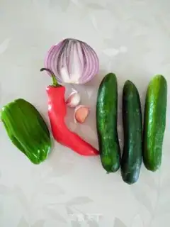 Make cucumber onion with pepper step 0