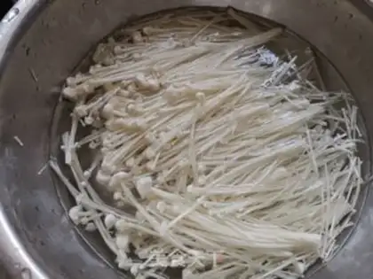 Make A fan of pepper cutters step 1