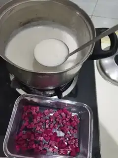 Make Milk and flamingo step 4