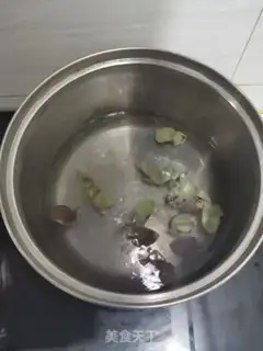 Make Sour walnut powder step 1