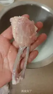 Make Honey-cooked chicken wings step 1