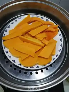 Make Pumpkin balls step 1