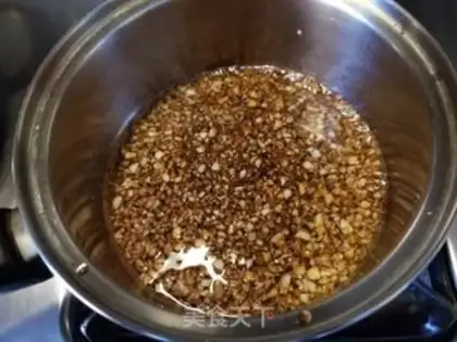 Make A fan with garlic on his back shrimp step 8