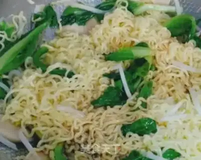 Make Fried noodles step 4