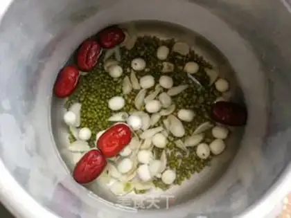 Make Lotus lily green beans soup step 2
