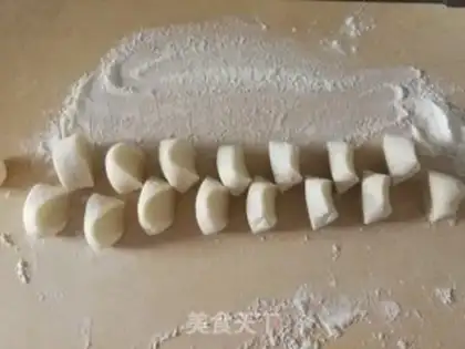 Make Golden fungus egg dumplings step 16