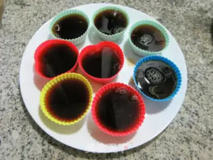Make Red sugar, white and cold step 4