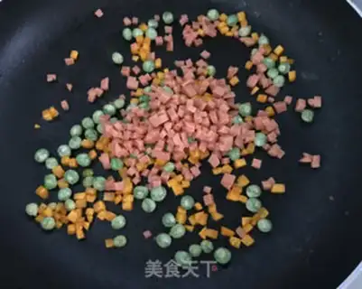 Make Ham and vegetable rice step 4