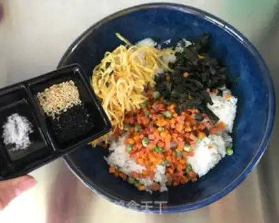 Make Ham and vegetable rice step 7