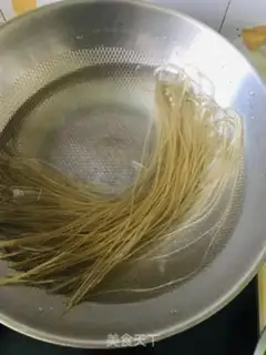 Make The green bean sprouts step 2
