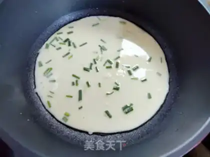 Make Onion omelet step 4
