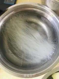 Make A garlic fan with a shrimp back step 0