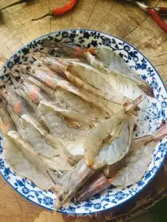 Make A garlic fan with a shrimp back step 3