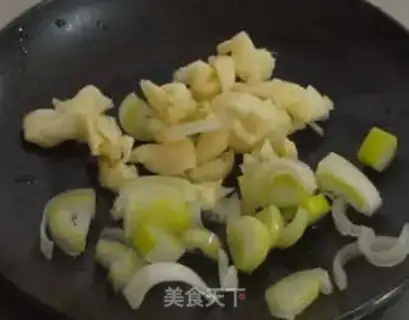 Make Onion fried potatoes step 2