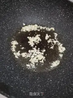 Make Garlic cabbage step 0