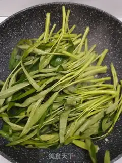 Make Garlic cabbage step 1