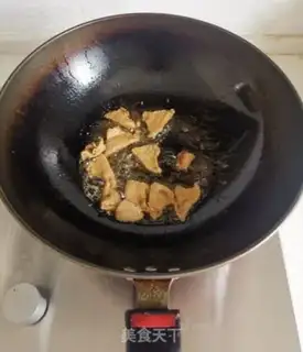 Make Scrambled eggs and mushrooms step 3