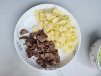 Make Potato beef noodles step 0