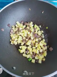 Make Potato beef noodles step 3
