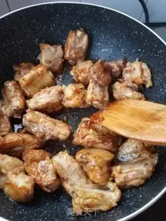 Make Dry pan ribs step 1