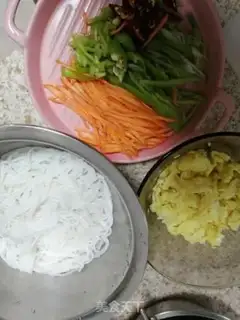 Make Egg pepper and rice powder step 2