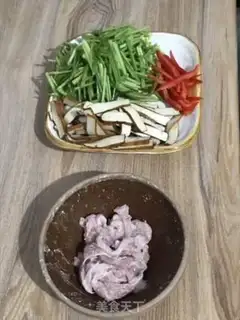 Make Celery beans with fried meat step 0