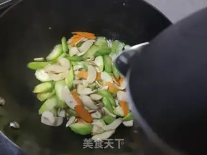 Make Pelican apricot step 8