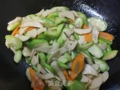 Make Pelican apricot step 9