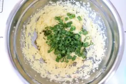 Make Onion soda cookies step 5