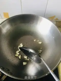 Make Tomato fried eggs step 5