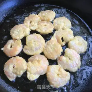 Make Tomato sauce and shrimp step 5